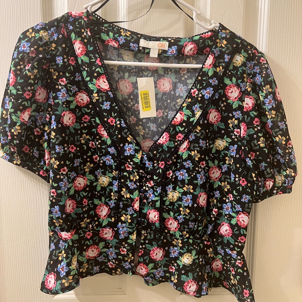 NWT beautiful floral shirt